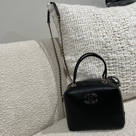 Chanel Black Vanity Case - Picture 6 of 6